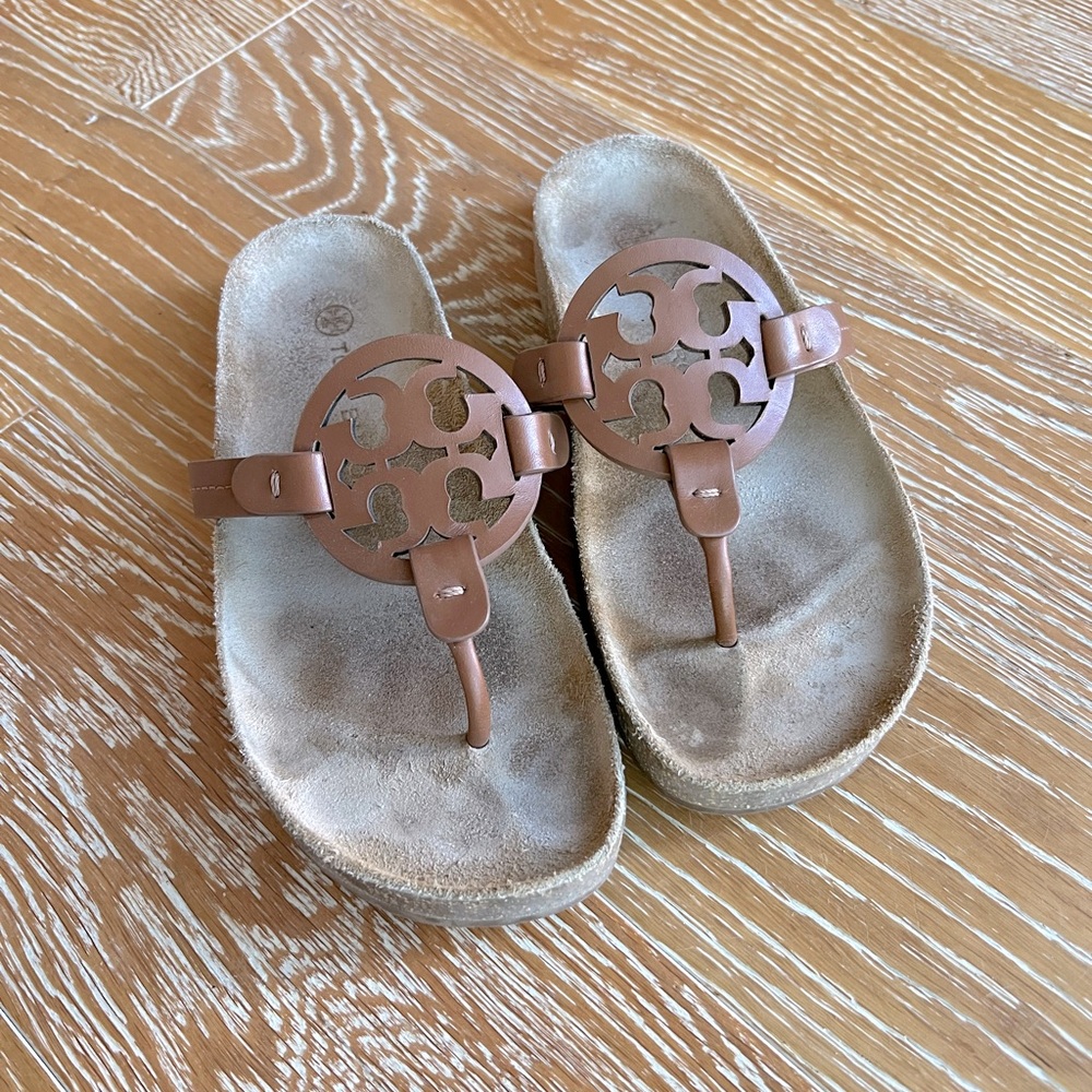 Tory Burch logo brown leather sandals